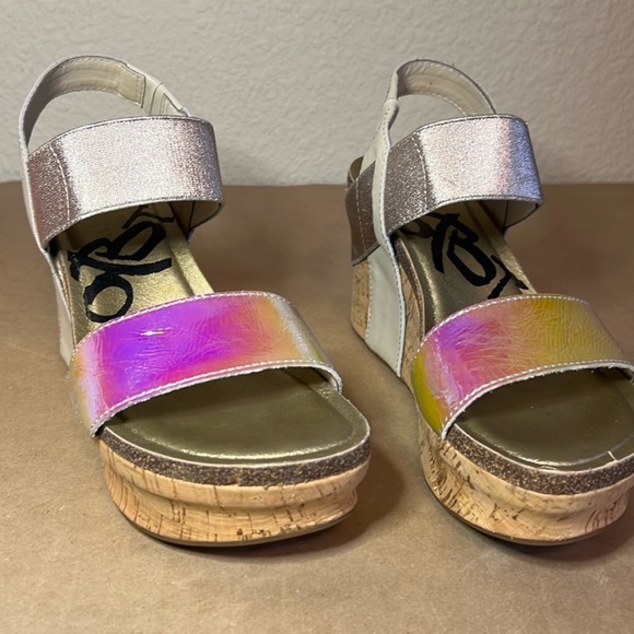 OTBT Wedge Sandals - Picture 3 of 9